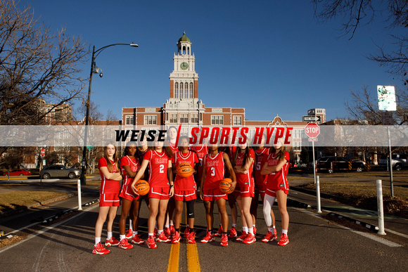 109-East-Girls-Basketball-VARSITY-TEAM-outdoors-by-Jay-Weise-12.5.23-LoSM