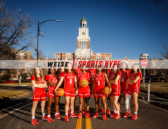 112-East-Girls-Basketball-VARSITY-TEAM-outdoors-by-Jay-Weise-12.5.23-LoSM